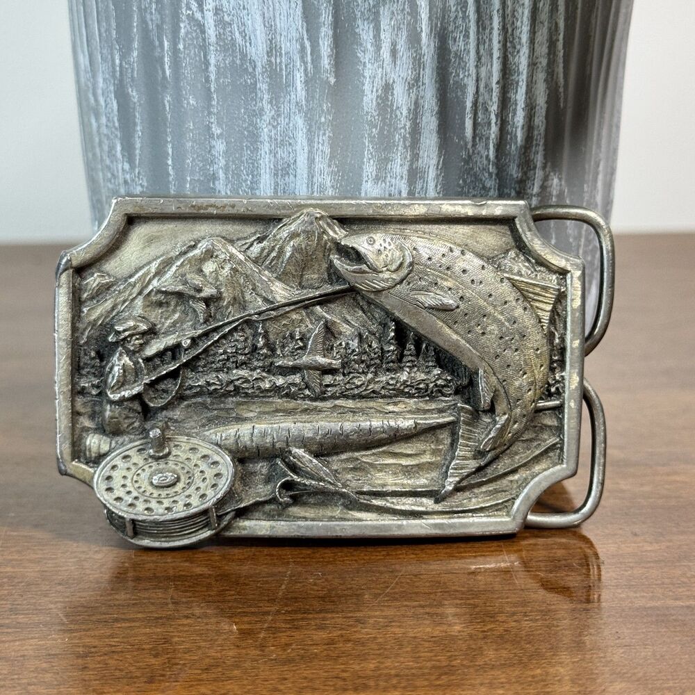 Fly Fishing Sport Fisherman Scene Siskiyou Pewter Belt Buckle 1983 Vintage